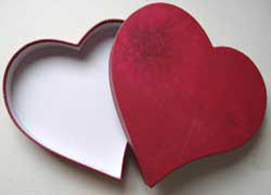 Heart-shaped-box-001.jpg